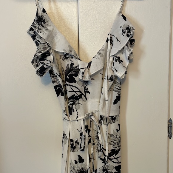 Streetwear Society Maxi Dress - Picture 3 of 6